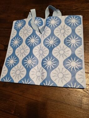 T.J.Maxx Blue and White Sun Pattern Tote Bag